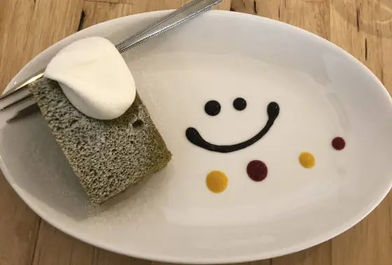 デザート皿のスマイルが可愛い〜