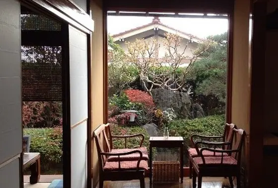 落ち着いた雰囲気の店内