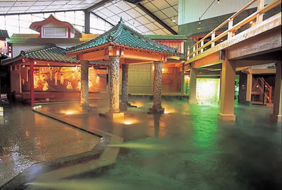 広大な大浴場「元禄風呂」