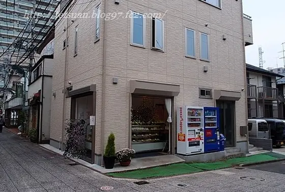銀座通りのボーノ側に店舗があります