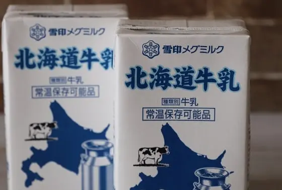 牛乳と粉チーズ