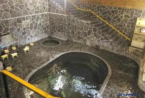 立って入る温泉
