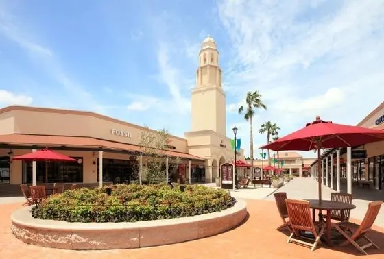 休憩ベンチがいっぱいあって待ち時間も快適