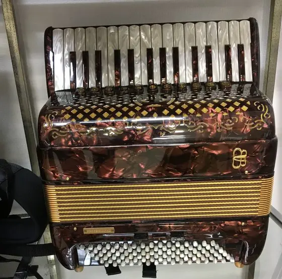 イタリア製アコーディオン