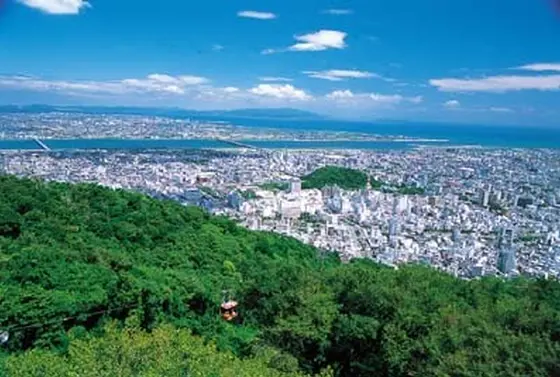 昼の眉山山頂