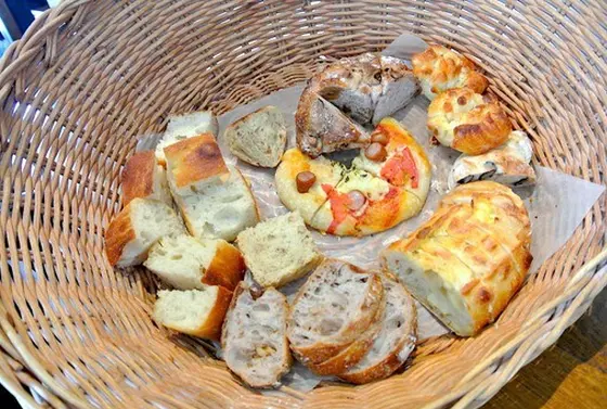 食べ放題のパン