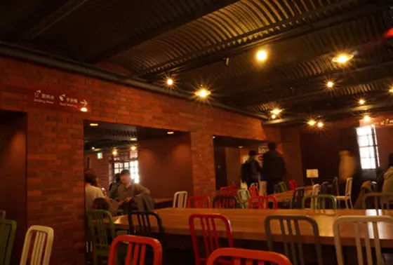 中で食べてもよい