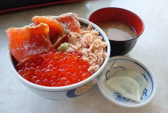 三色丼