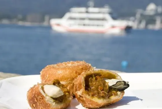 牡蠣カレーパン