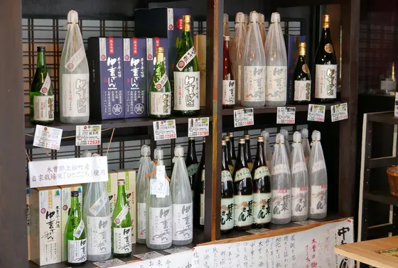 ずらり並ぶ中乗りさんの酒