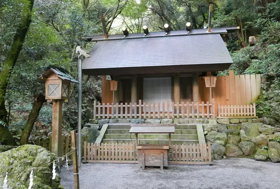 こちらが拝殿です