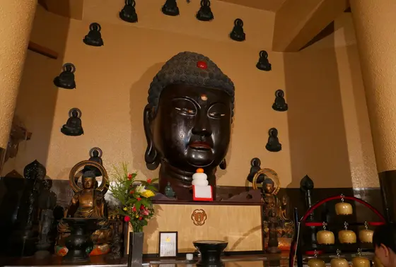 首だけの大仏様