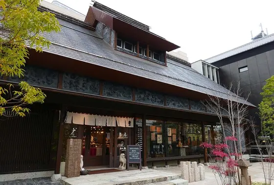 ガラスとストーンのお店
