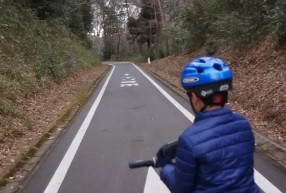 僕の障害者手帳を使えば駐車料金も無料になるらしい オープン待ちの客で溢れていた 自転車を持ってくる人もい