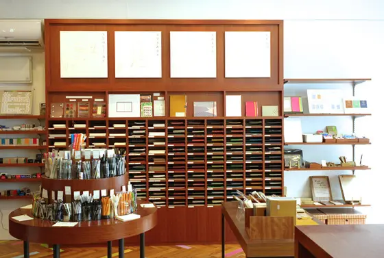 見やすい店内
