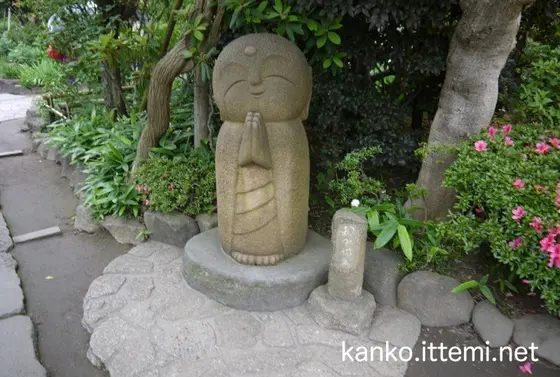 幸せ運ぶ和み地蔵さま