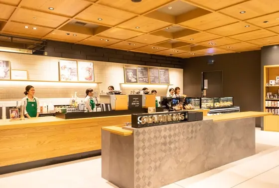 オープンしたばかりのスタバ