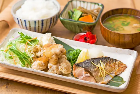 ランチには定食がおすすめ