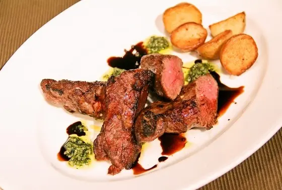 豊富な肉ビストロ