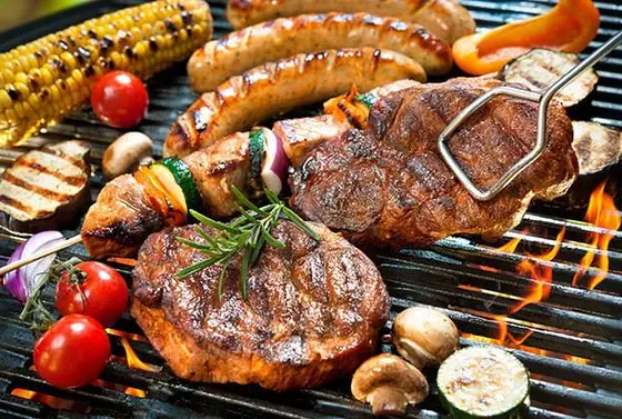 クラフト特製淡路牛プレミアム炭火BBQセット(淡路牛、ロングウインナー、季節の野菜)　3〜4人前用　￥ 7,680
