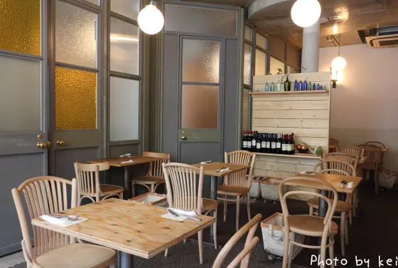 お洒落で落ち着いた店内