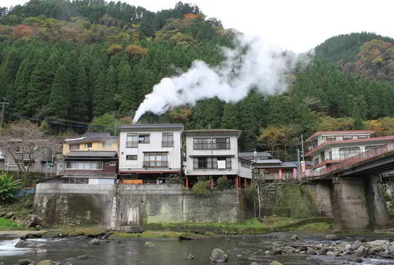 湯けむりもくもく