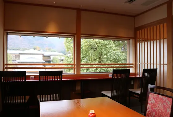 2階は予約が必要
