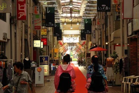 賑わう道筋は限られてるかも