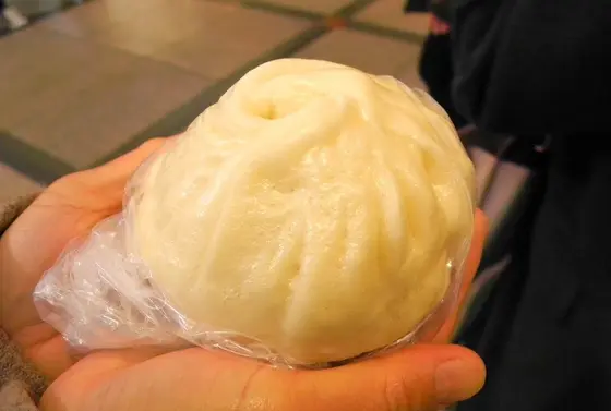 蓬莱の豚まんが旨い