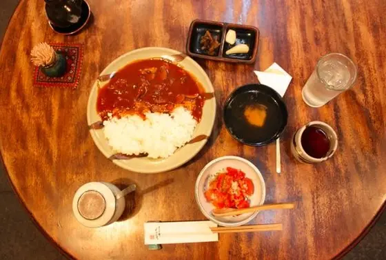 隠れた名品、牛すじカレー