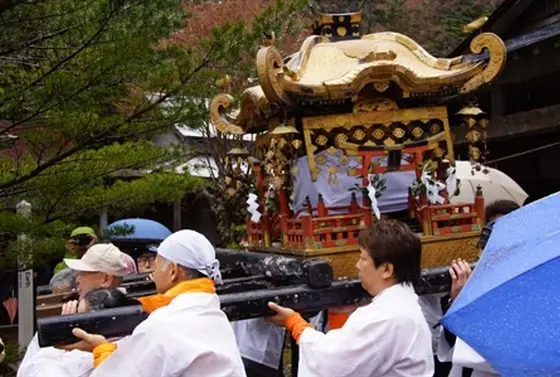 山開きの神輿