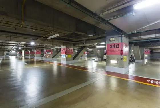 サンシャインの駐車場