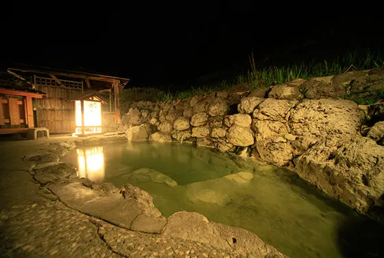 夜の露天風呂