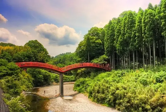 赤い二つの観音橋