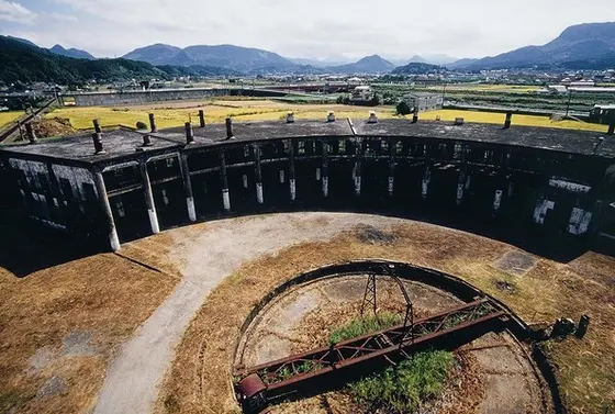 機関庫を上空から
