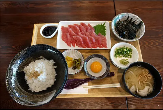 武家屋敷 伊東邸のまぐろ丼まぶし