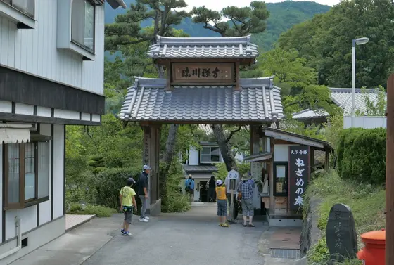 スタートは臨川寺から