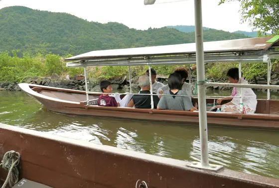 あちらは仕立船っぽい