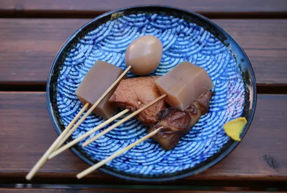 須坂名物真っ黒おでん