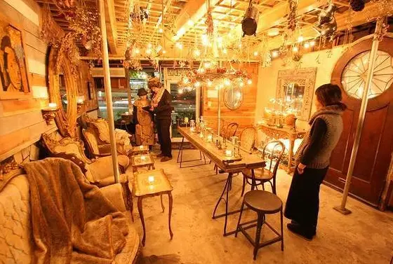 1階はバーになっています