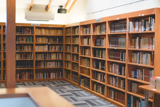 二階の図書館