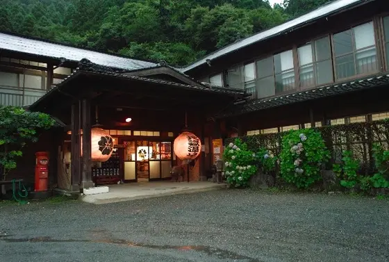 泊まれます