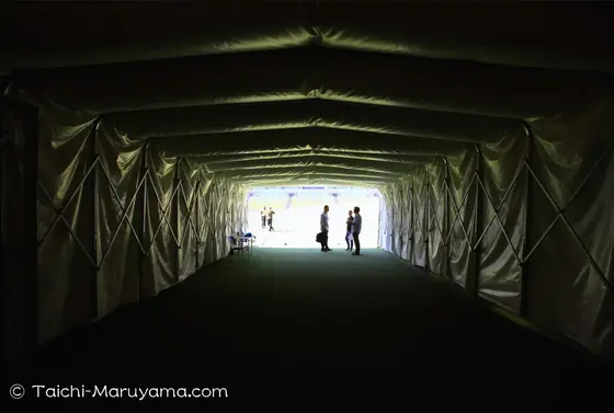 ピッチに続く道