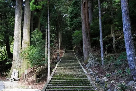 境内まで道のり②