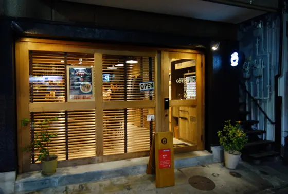 カフェのような店内