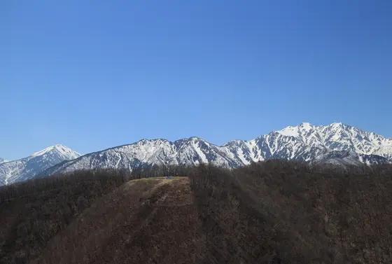 残雪が美しい