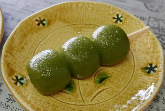 これが目的の茶だんご