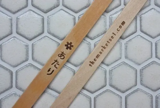 くじ付きのアイス棒にドキドキ！