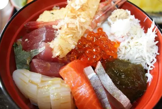 ゴージャス！海鮮丼！