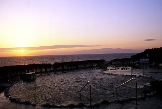 夕陽に染まる伊豆半島